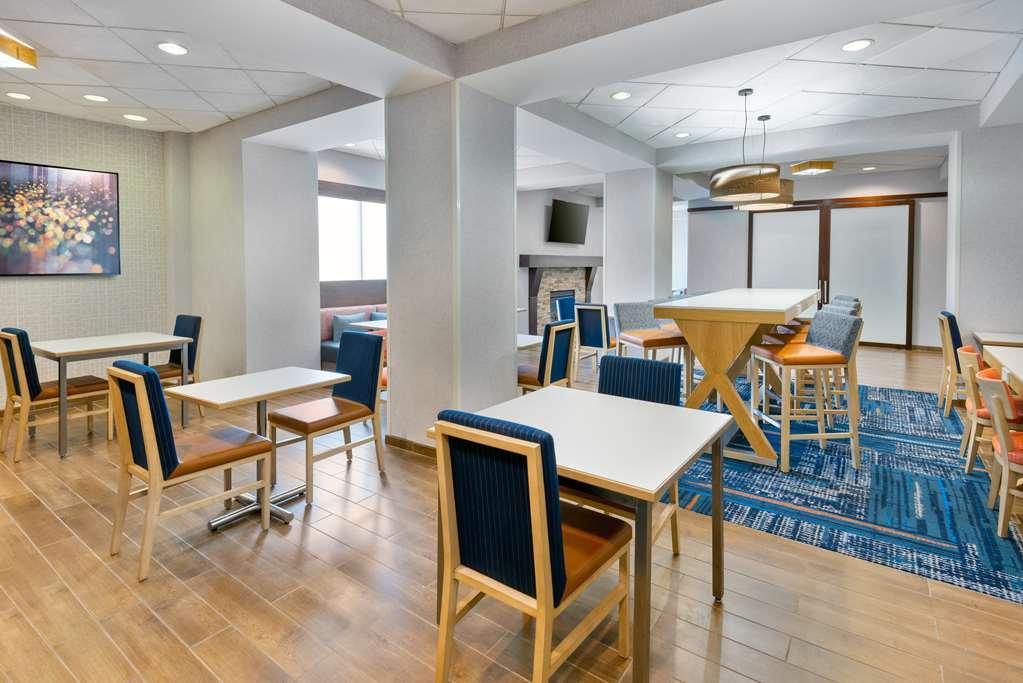 Hampton Inn Charlotte Uptown Restaurant photo